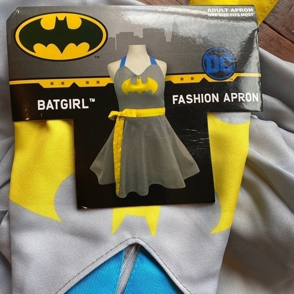 NWT DC Comics Batgirl Fashion Apron - Picture 2 of 6